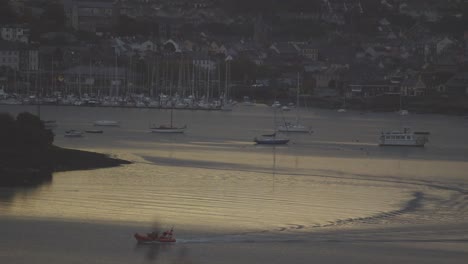 Fishing-boat-leaving-early-in-the-morning