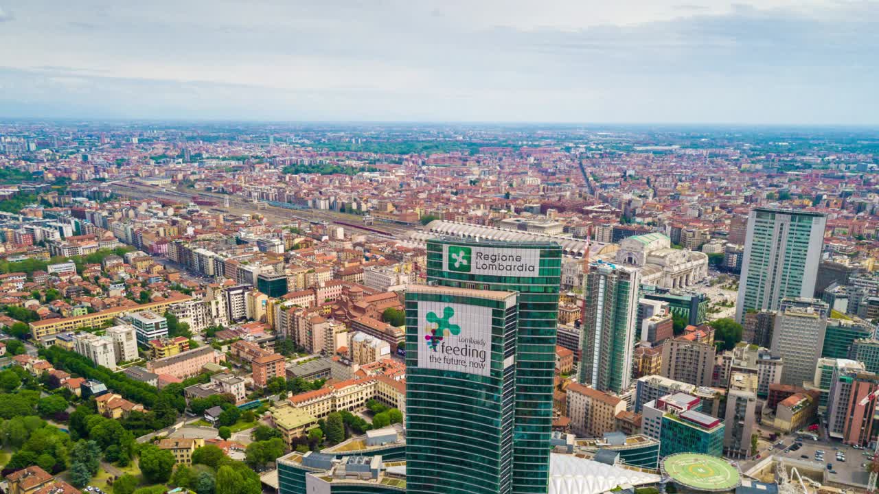 은 날, 밀라노 시, 현대 시내, 4k 타임 스 파노라마, 이탈리아