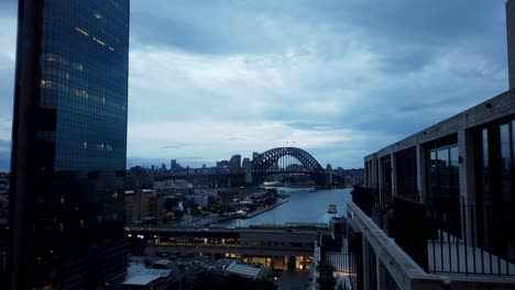 Amanecer-Sobre-La-Ciudad-De-Sydney-Con-Vistas-Al-Puente-Del-Puerto-De-Sydney