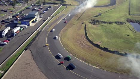 Cámara-Lenta-De-Autos-De-Carreras-En-El-Circuito-Del-Parque-De-Deportes-De-Motor-De-Sydney-En-Nsw,-Australia