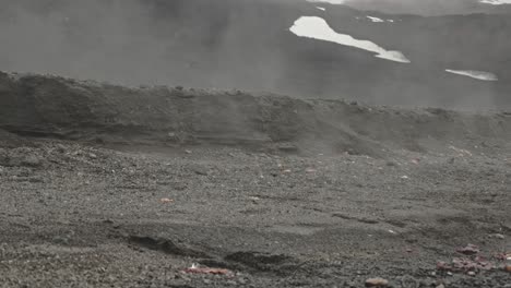 Steam-from-an-underwater-volcano-cooks-water-and-comes-to-beach