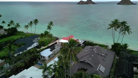 Oceanside-Houses-At-Lanikai-Beach-In-Kailua,-Oahu,-Hawaii