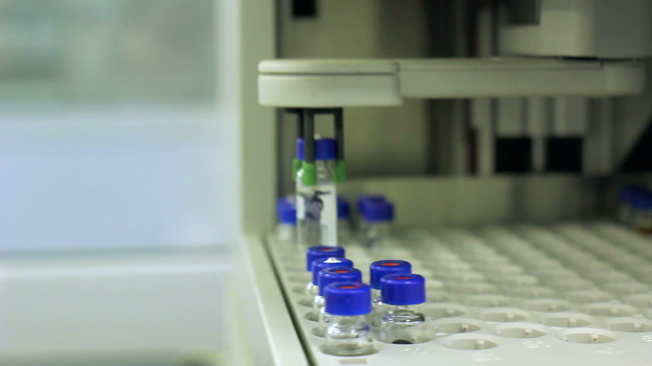 의료 장비. 화학 분석을 위한 실험실 장비의 운용