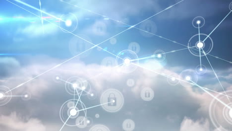red de conexiones a través de múltiples iconos de candado de seguridad contra nubes en el cielo azul