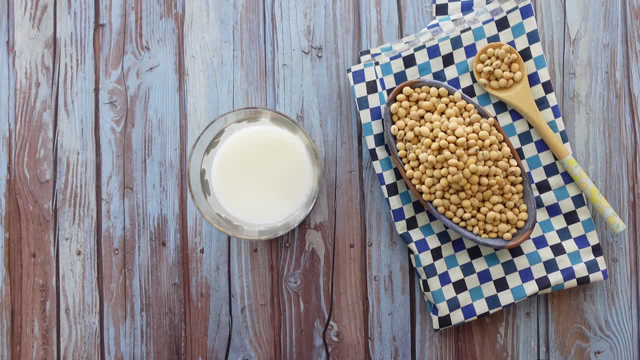 leche de soja y frijoles de soja