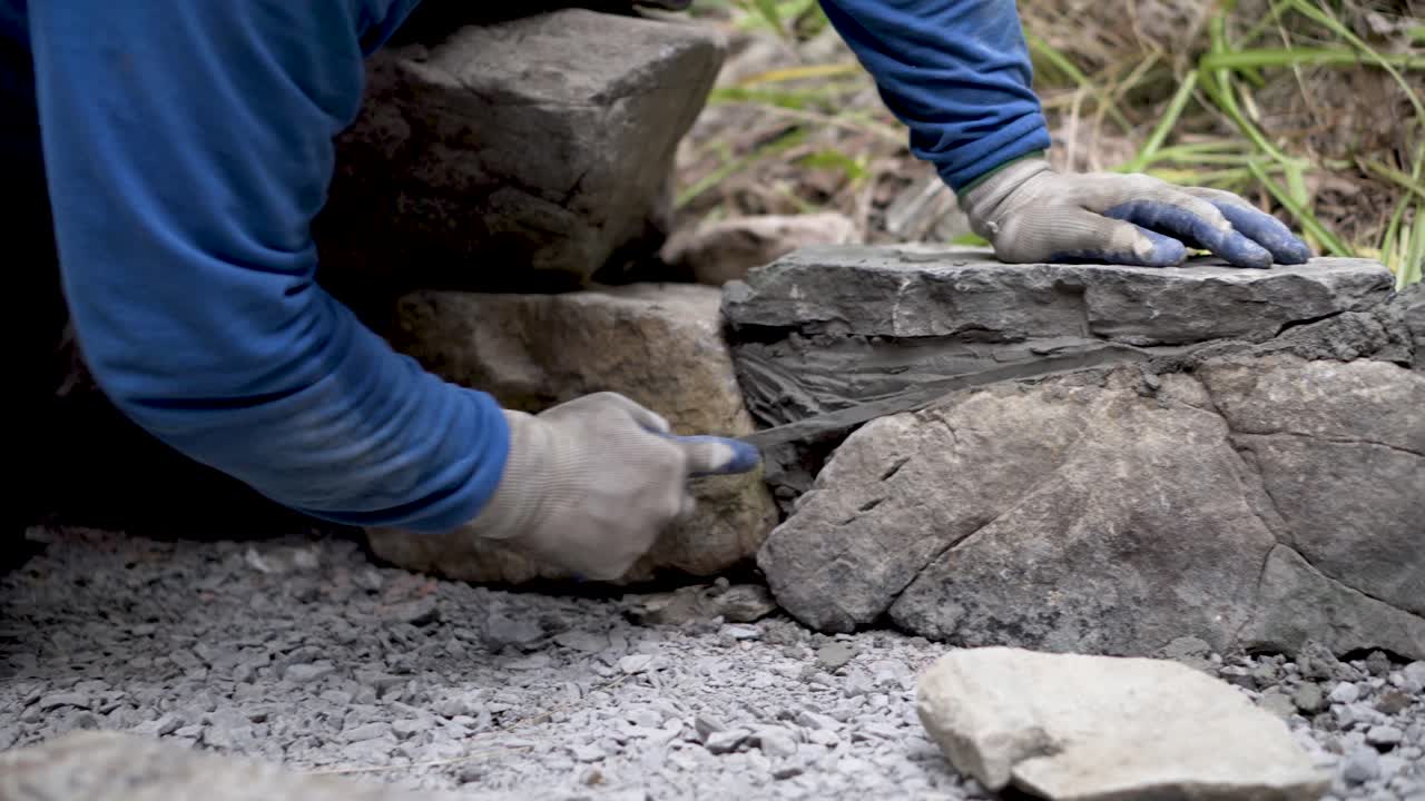 Stone wall construction