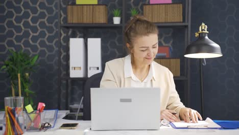 empleada satisfecha, mujer de negocios.
