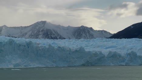 Zeitraffer-Von-Wolken-über-Einem-Gletscher