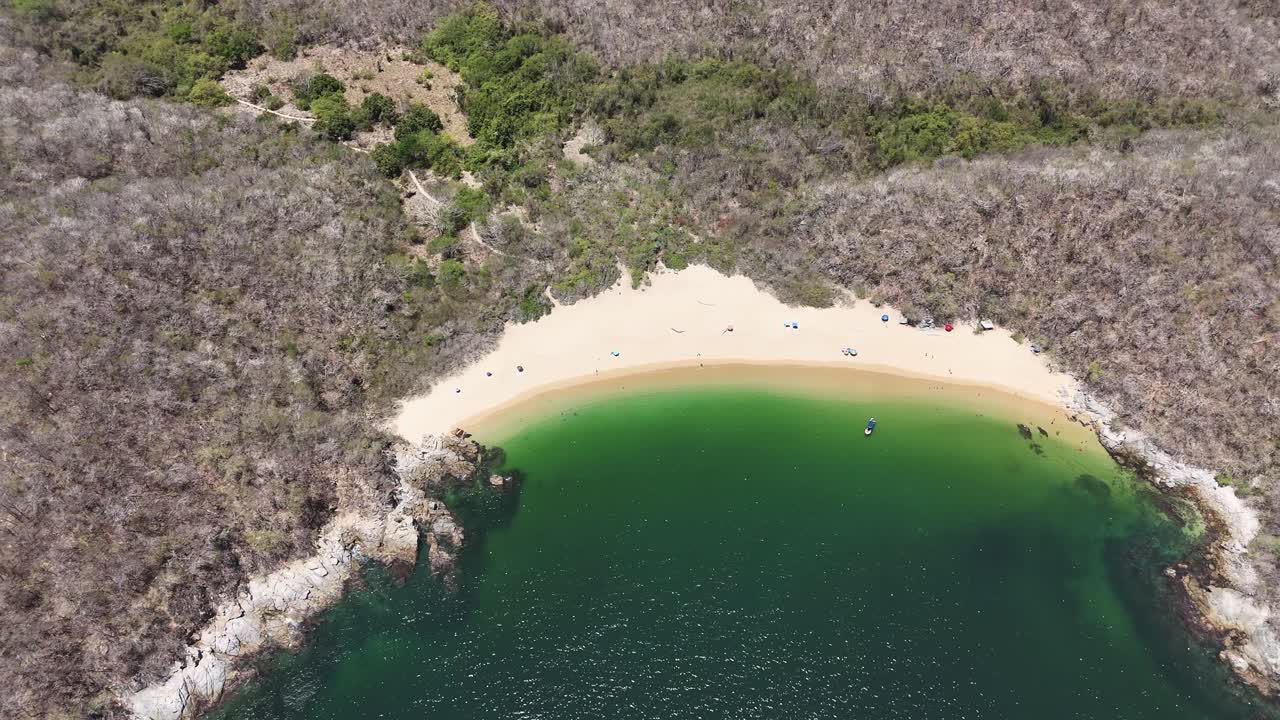 하우아코 국립 공원 에 있는 오르간 만 을 공중 에서 볼 수 있다