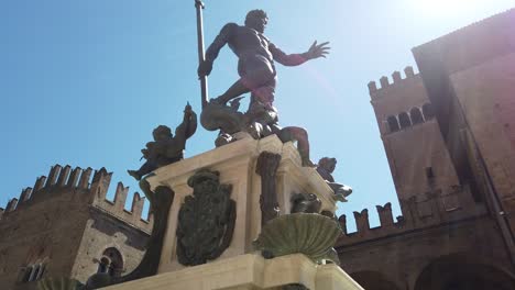 el bucle de la fuente de bologna neptune