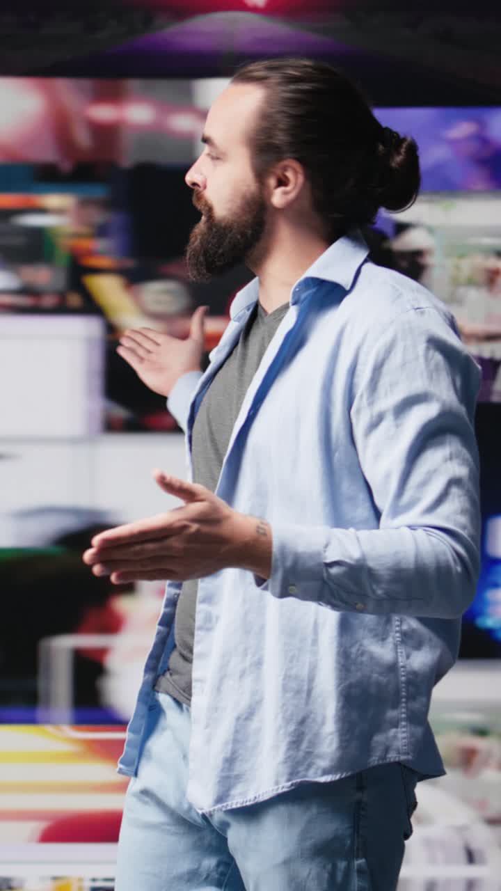 Vertical Video Social media influencer uses innovation and tech tools to boost engagement