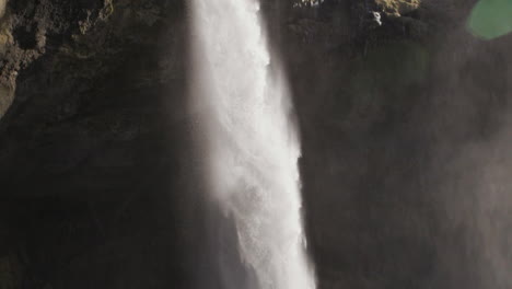 Wasserfall-In-Zeitlupe-Island