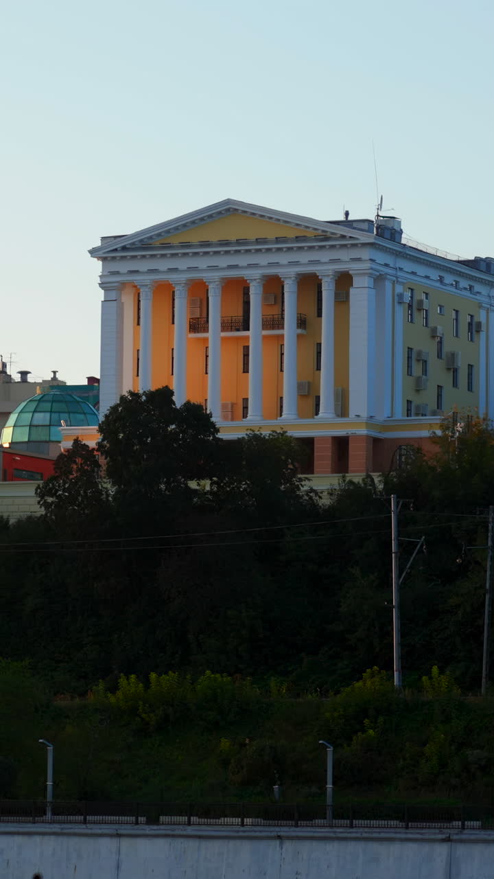 Building with Columns