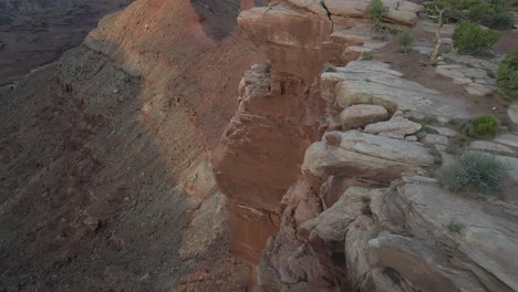 tomada aérea de canyonlands en el área de moab, utah.