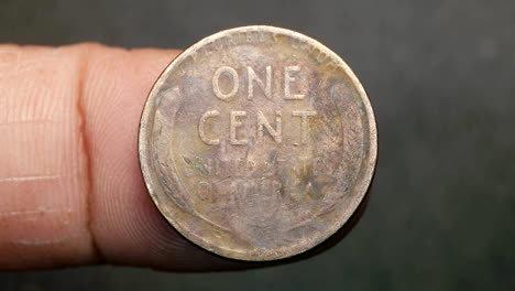 primer plano de monedas muy antiguas