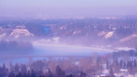 Ein-Hochdruckkamm,-Der-Hier-In-Diesem-Zeitraffer-Aus-Der-Arktis-Vom-Victoria-Park-Valley-In-Der-Innenstadt-Von-Edmonton-Aus-Den-Nordwestlichen-Territorien-Nach-Alberta-Gezogen-Wurde,-Erreichte-Am-Montag-47-Bis-55-Grad-Celsius