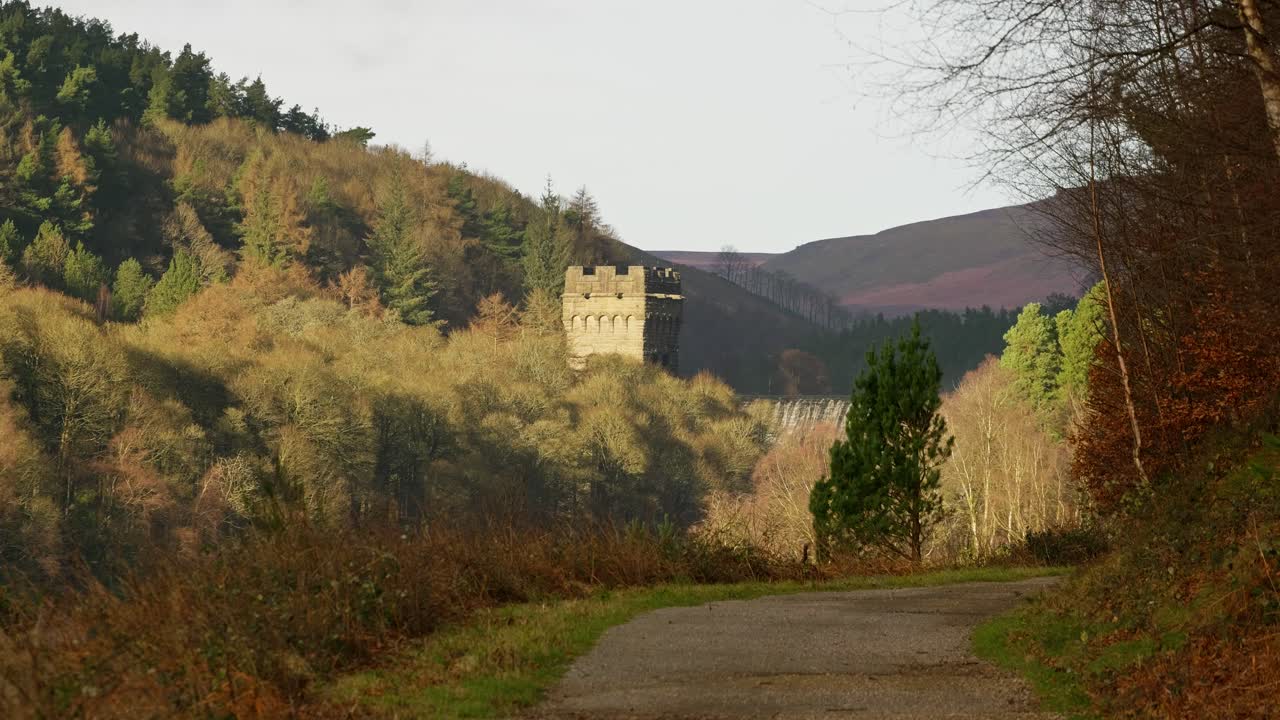 Vedute delle famose dighe in pietra di Howden e Derwent, utilizzate per le riprese del film Dam Busters.