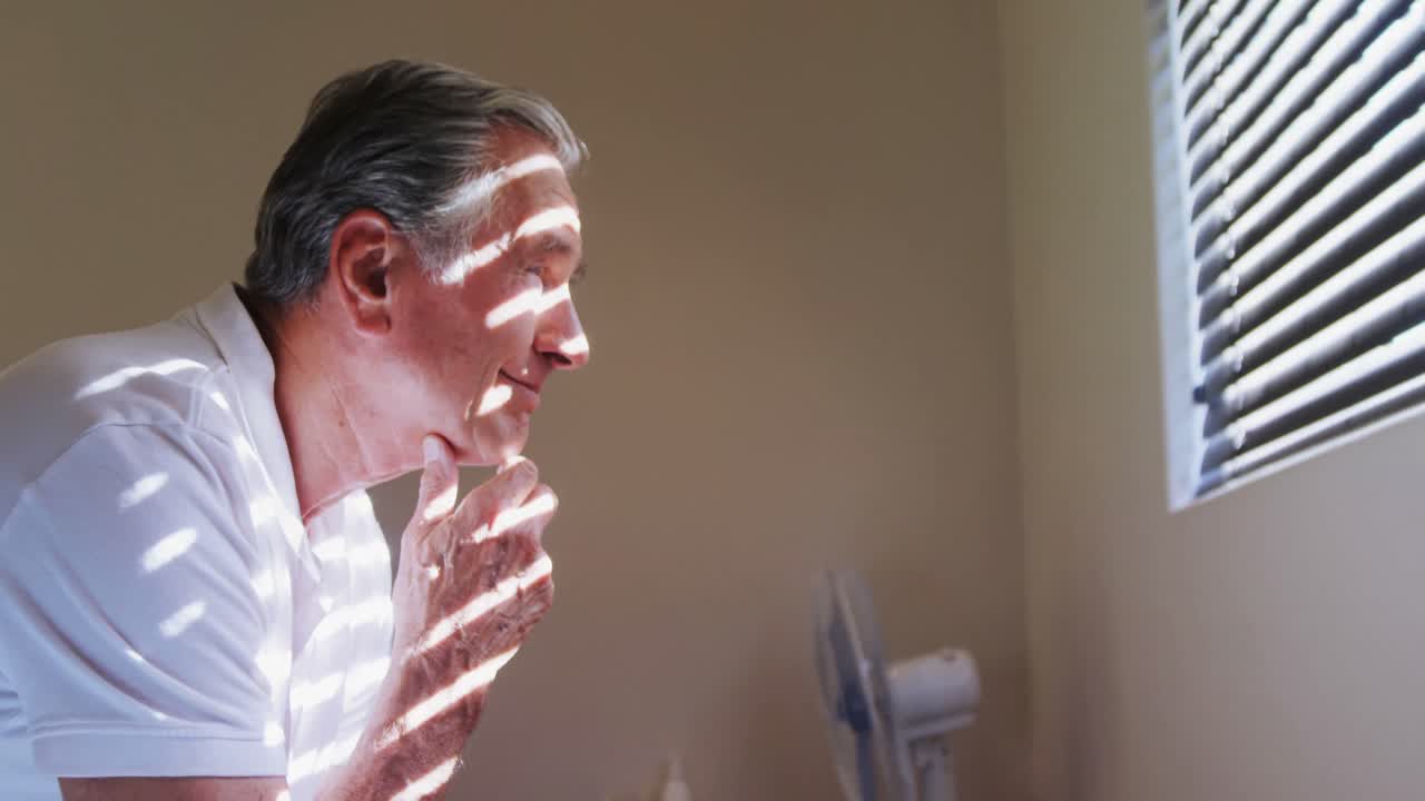 윈도우 4k를 통해 보는 고령자