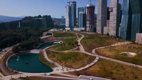 vistas diferentes del parque la mexicana en cdmx