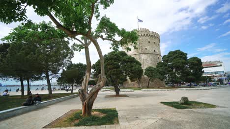 white tower of thessaloniki, coastal town in greecewhite tower of thessaloniki, coastal town in greece