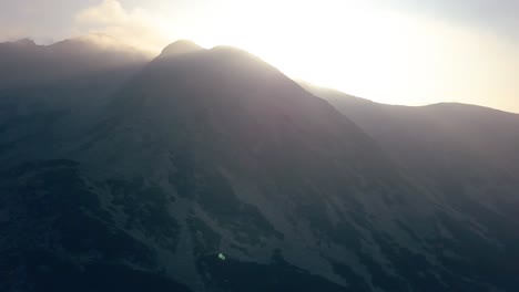 Wide-shot-of-aerial-drone-view-of-Retezat-Mountains,-Romania