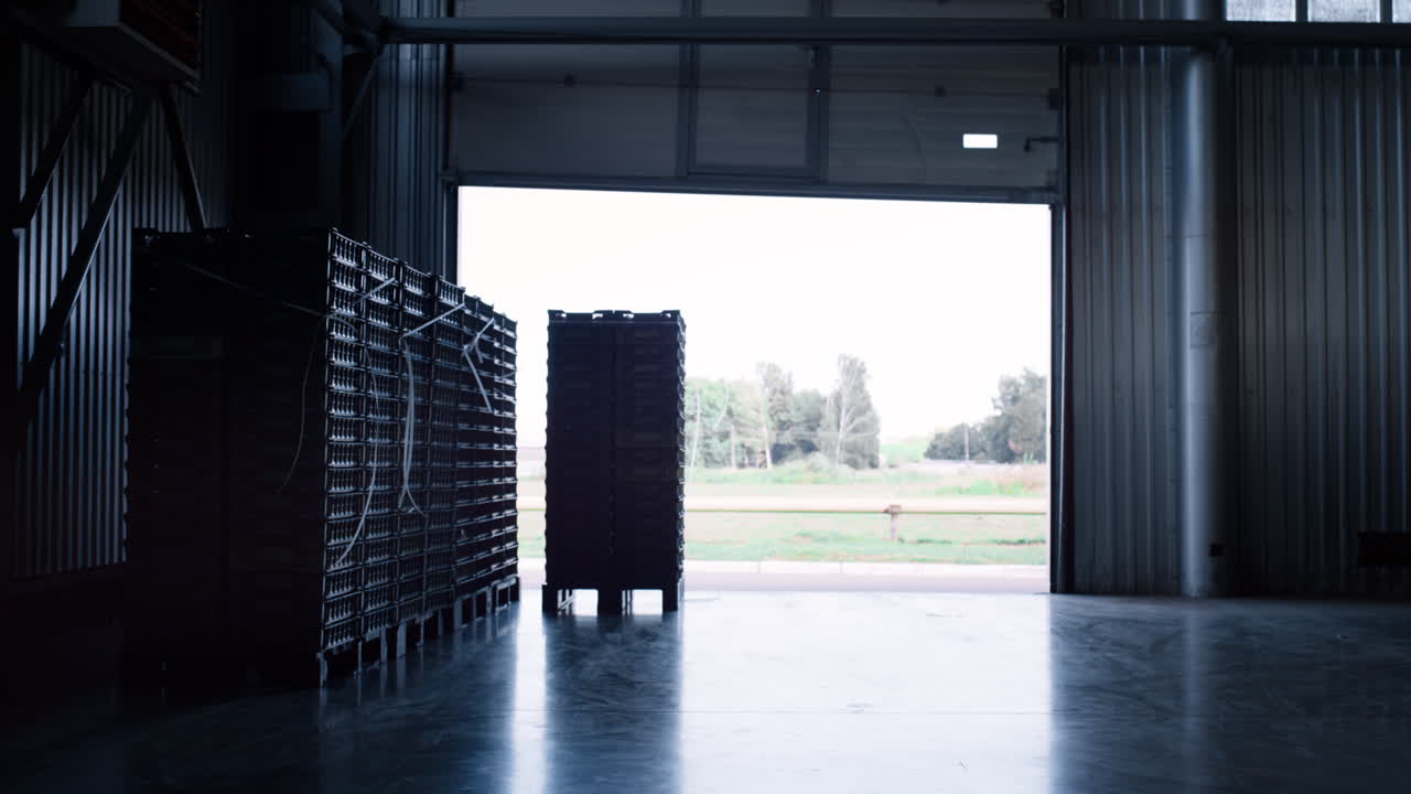 управление хранением поддонов на складе компании до доставки экспортных грузов