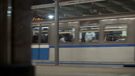 Trenes-En-La-Estación-De-Metro-De-Moscú.