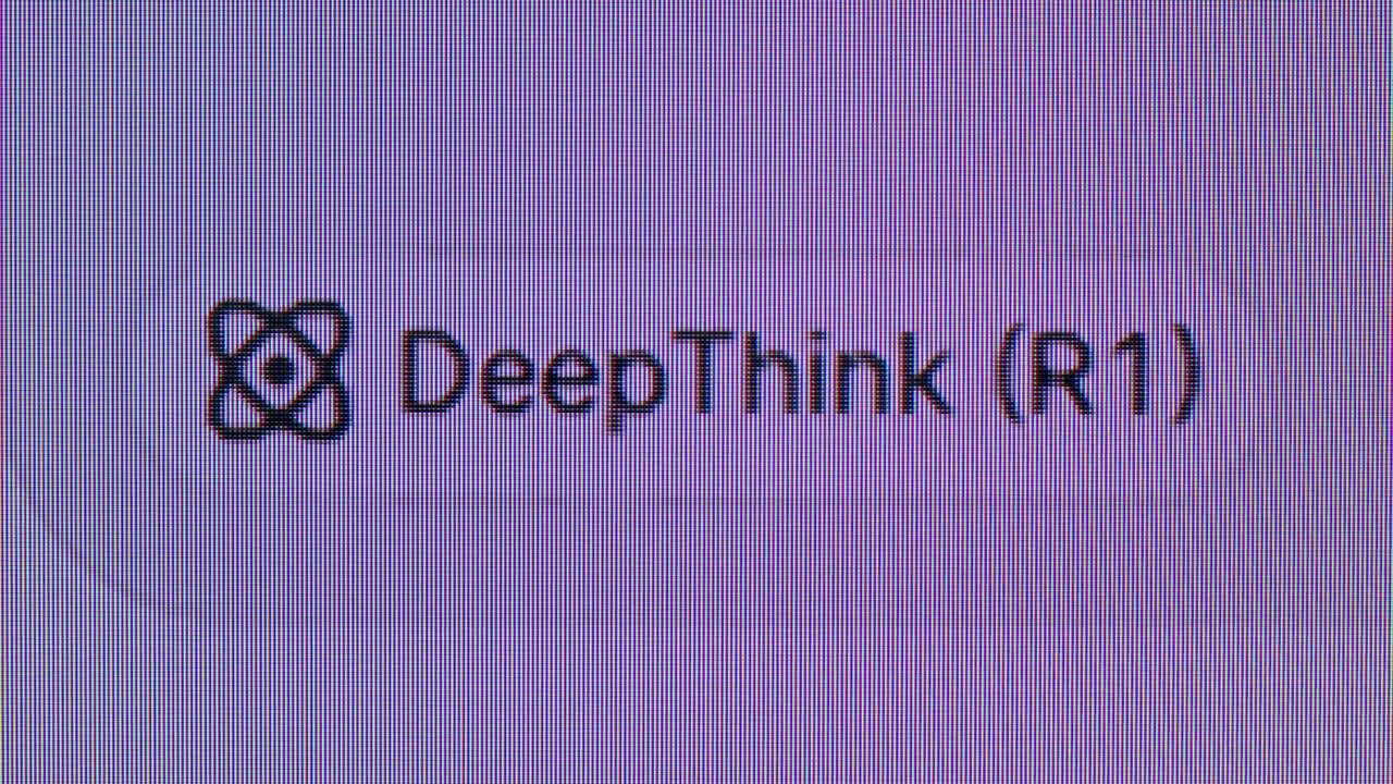 DeepThink (R1) Software Interface on Computer Screen