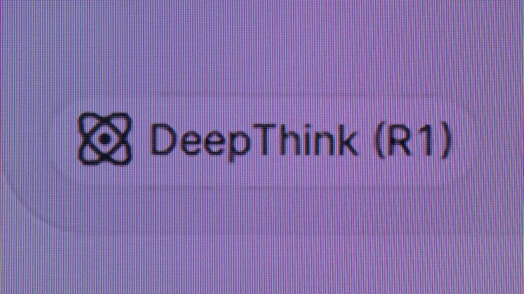 DeepThink (R1) Software Interface on Computer Screen
