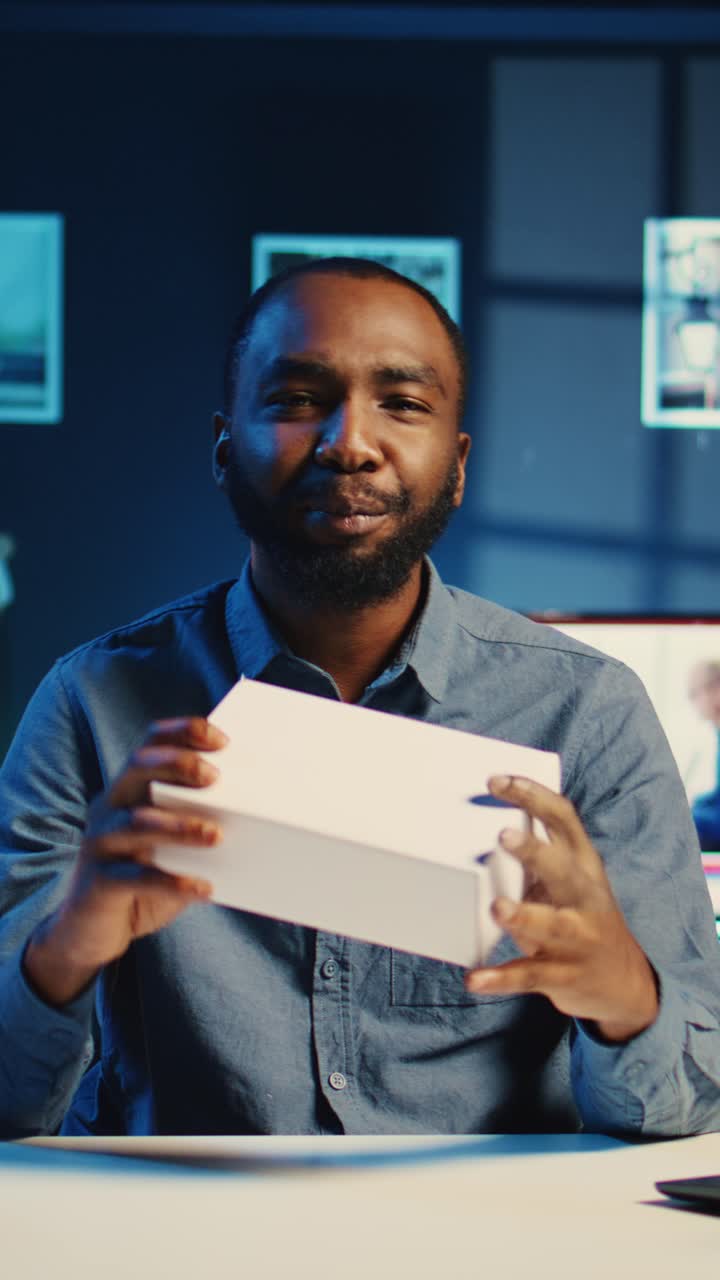 Vertical video Content creator presents product