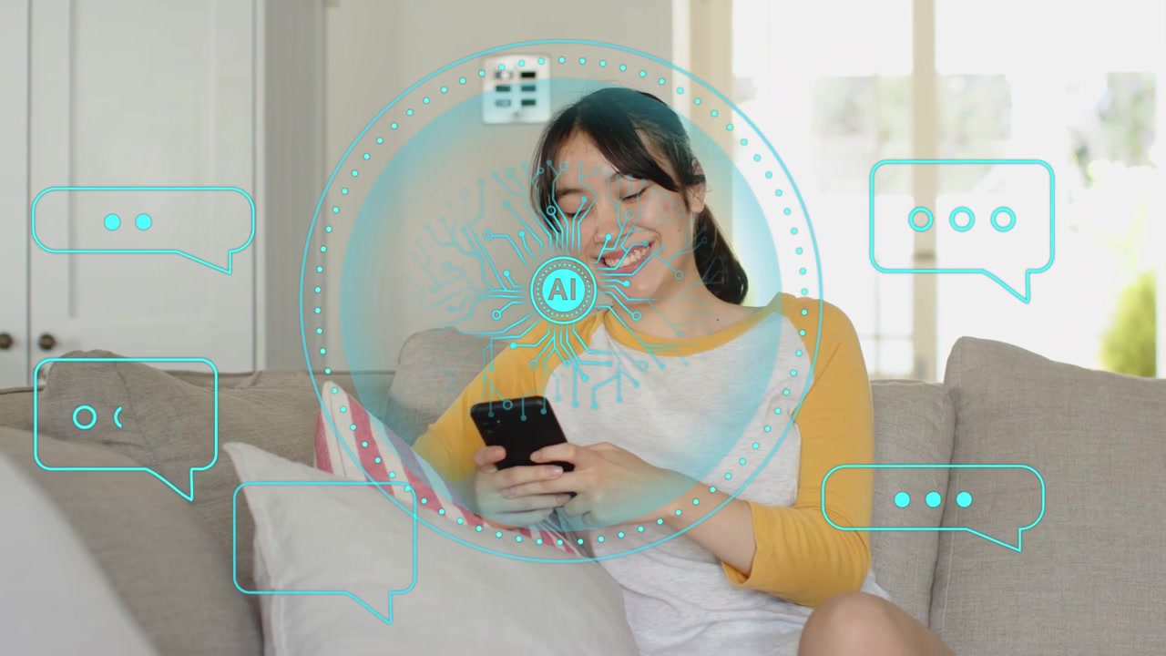 Donna che tocca il telefono sul divano, scorrendo, avviando bolle di chat AI intorno con messaggi coinvolgenti.