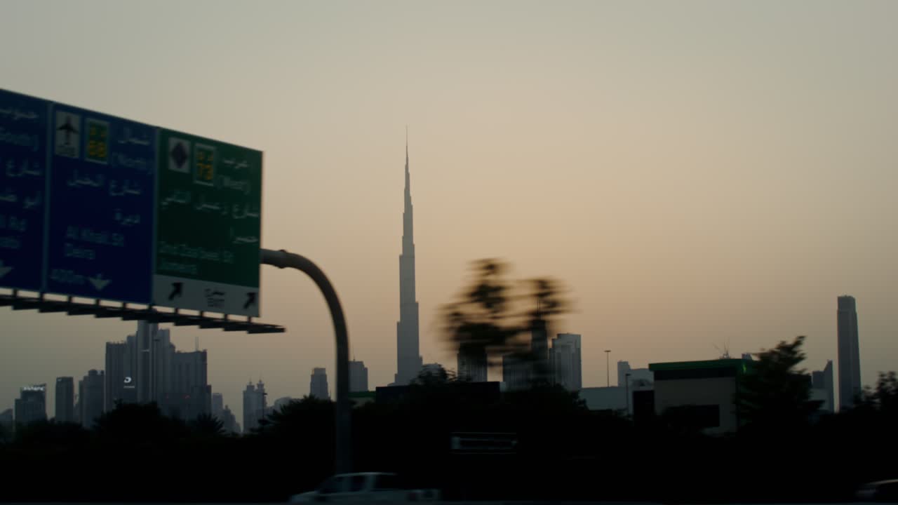 El horizonte de Dubái al atardecer
