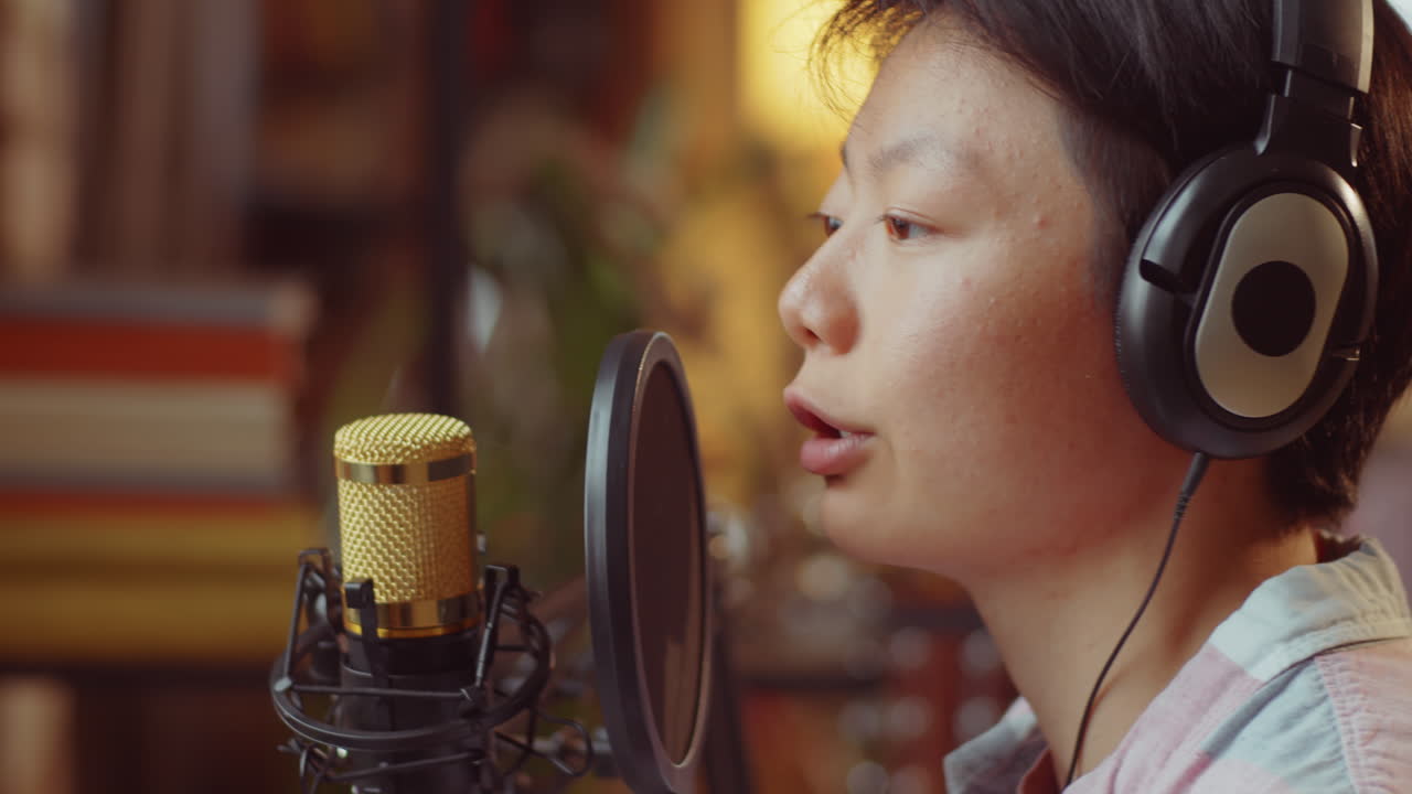 아시아 여성 녹음 캐스트