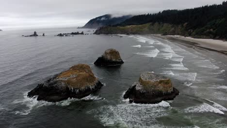 spectacular surrounding of water formed minerals on oregon coast