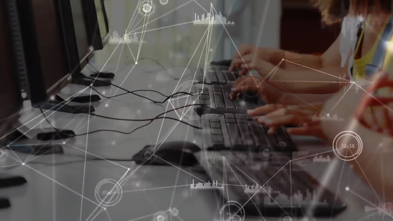 red de conexiones y procesamiento de datos contra la sección media de estudiantes que usan computadoras en la escuela