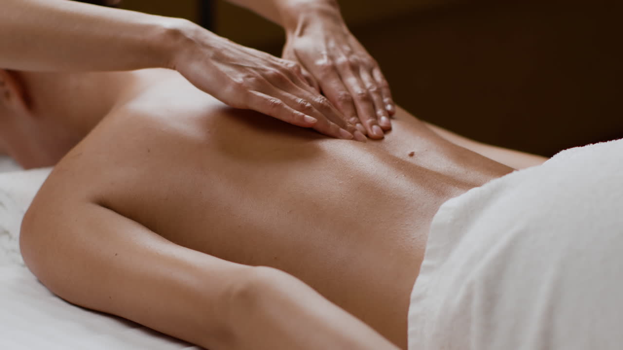 sessão de massagem nas costas