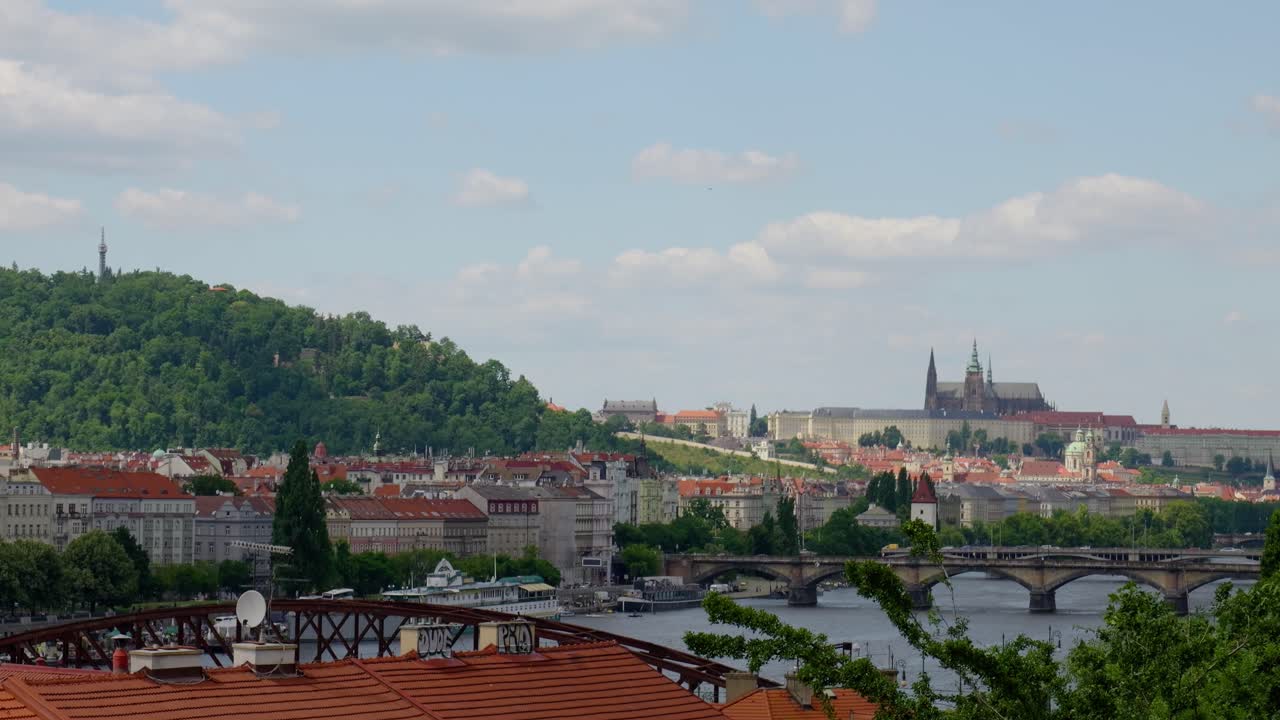 Vista del paesaggio urbano di Praga