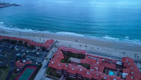 hermoso video aéreo 4k de la playa de la jolla shores en san diego, ca