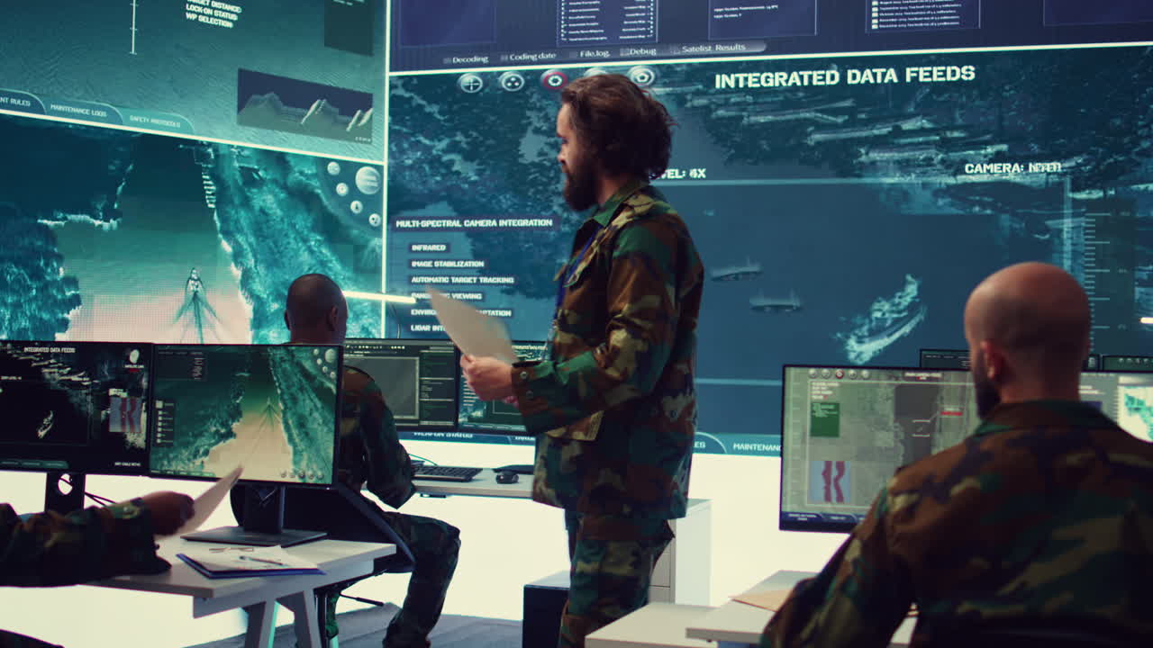 스태프 사령관은 작전 승무원들에게 미션 파일을 제공합니다.