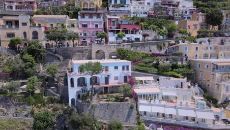 Drone-shot-of-buildings-in-Positano,-Italy