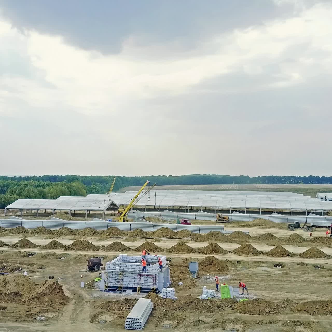 construcción de la granja en curso