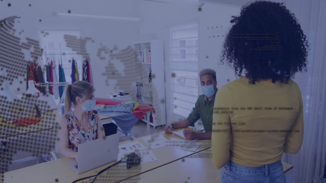 animación del globo, procesamiento de datos sobre diversas personas de negocios con máscaras faciales.