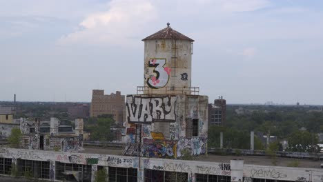 Vista-De-Dron-4k-De-Planta-De-Fabricación-Abandonada-En-Detroit-13