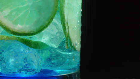 blue curacao cocktail with lime