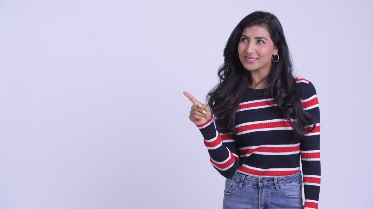 joven y hermosa mujer india