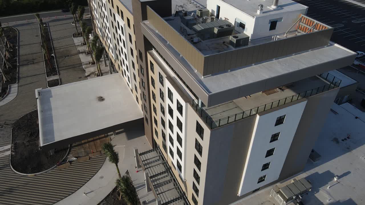 vista aérea de una nueva construcción comercial en palmetto, florida