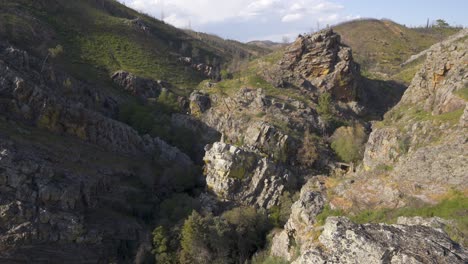 Penedo-Furado-Passadico-Gehweg-Landschaft-In-Vila-De-Rei,-Portugal