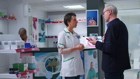 productos farmacéuticos en la farmacia