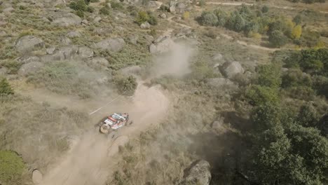 4x4-Rock-Crawling-Jeep-Mountain-Dirt-Track-Offroad-Rennen