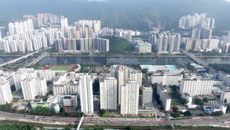 Vista-Aérea-De-Los-Mega-Edificios-Residenciales-Frente-Al-Mar-De-Sha-Tin-De-Hong-Kong